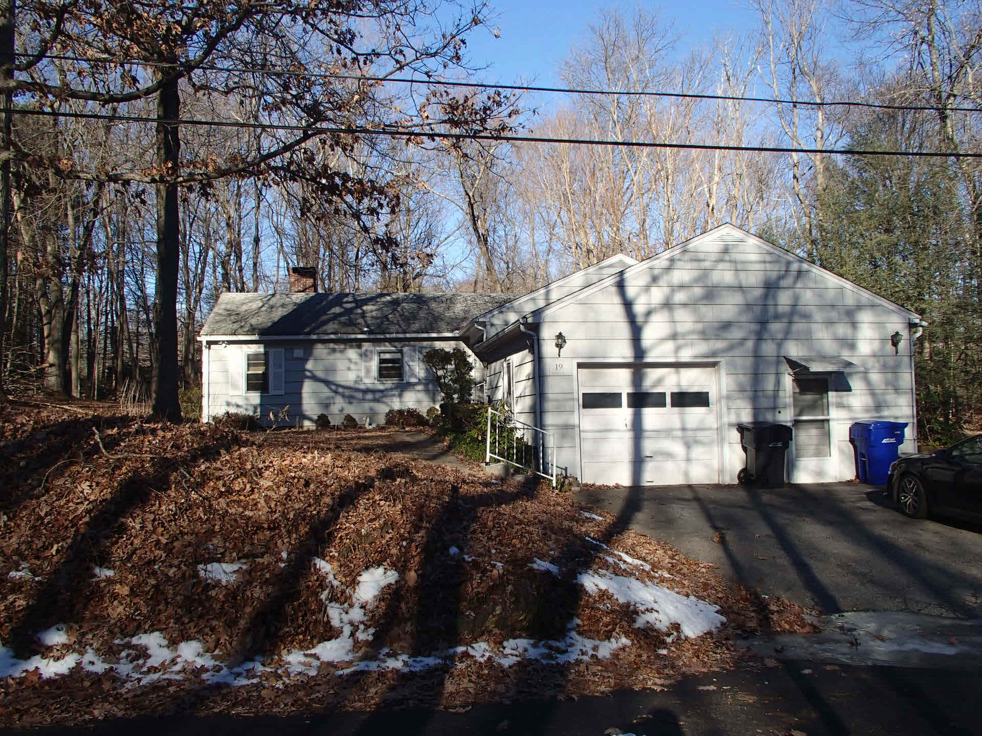 Building photograph for 19 ROCK CUT RD
